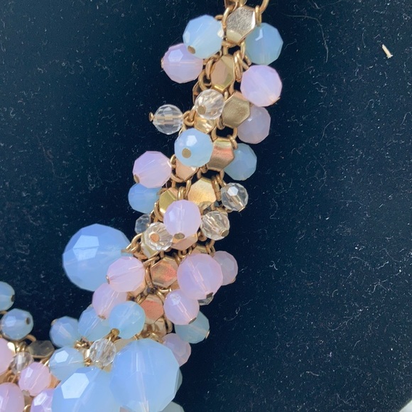 Pastel bead chunky necklace. - Picture 3 of 4